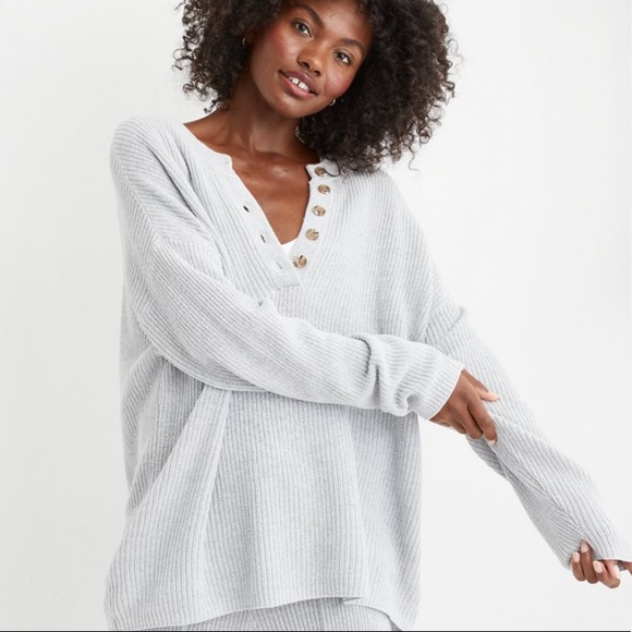 aerie Sweaters - 🍷Aerie Oversized Henley Sweater in Heather Gray Size XS